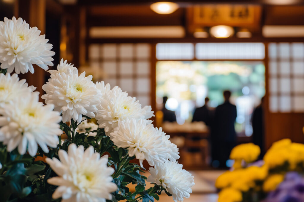 家族葬と一般葬の違いを比較｜費用・参列範囲・流れ・香典対応まで解説