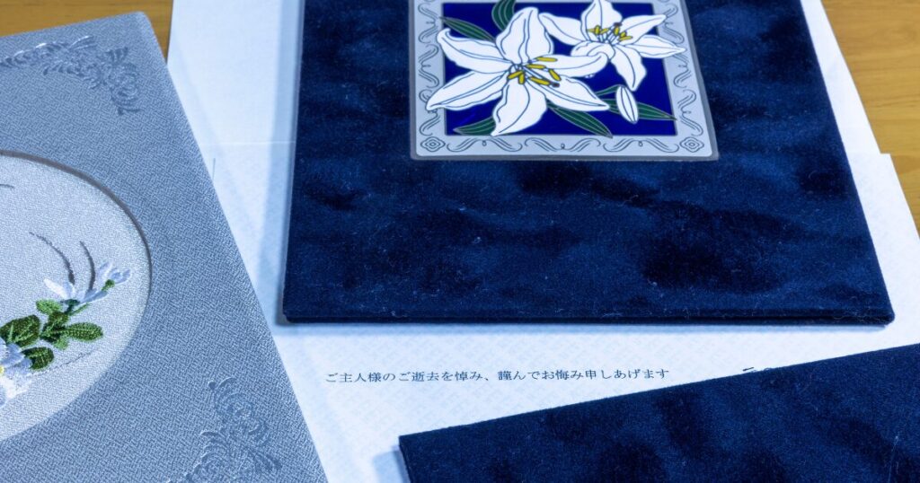家族葬で弔電は送るべき？マナー・送り先・文面をわかりやすく解説