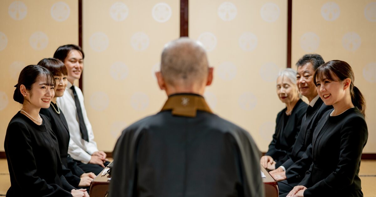 一日葬とは？特徴・費用・家族葬との違いをわかりやすく解説
