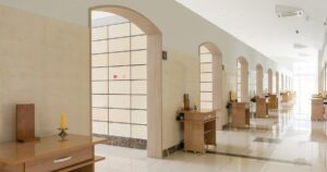 直葬のメリットと注意点｜費用の負担や参列者へ配慮の観点から詳しく解説